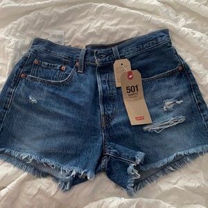 BRAND NEW Levi’s High Rise Shorts
